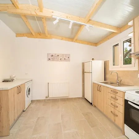 Ira's House Case de vacanță