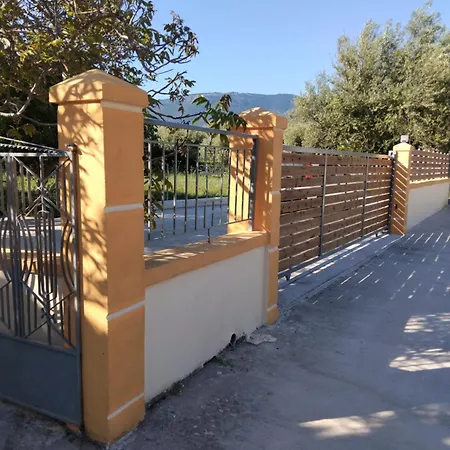 Case de vacanță Ira's House