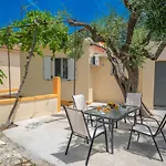 בית נופש Ira's House